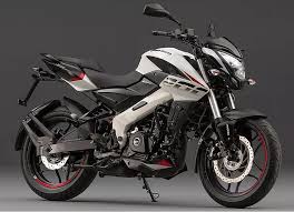 Bajaj Pulsar 200NS İncelemesi: 200cc Sınıfında Güç, Denge ve Tasarım
