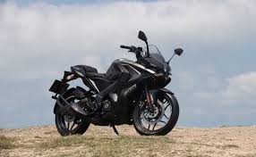 Bajaj Pulsar 200RS İncelemesi: Teknik Veriler, daha fazla deneyim ve Parça Desteği