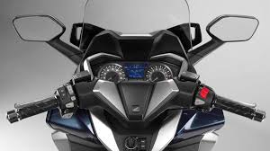 Honda Forza 250 İncelemesi: Konfor ve Teknolojiyi Bir Arada Sunan Maxi-Scooter
