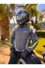 Motosiklet Montu Neden Giyilir? Sürüş Güvenliği İçin Hayati Bir Donanım