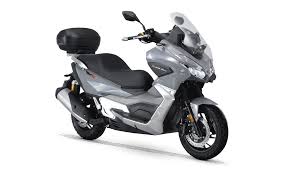 RKS Blade 350 İnceleme – Güçlü Maxi Scooter Alınır mı?