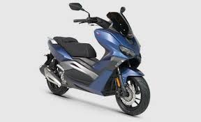 RKS Vieste 249: Şehirde Çevik, Yolda Güçlü Maxi-Scooter