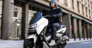Yamaha NMAX 125 (2021) İncelemesi: Akıllı Scooter Deneyimi ve Teknik Özellikler