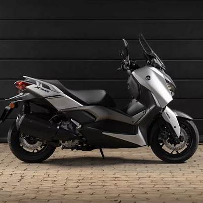 Yamaha XMAX 250: Konfor, Stil ve Teknolojiyi Bir Arada Sunan Maxi-Scooter